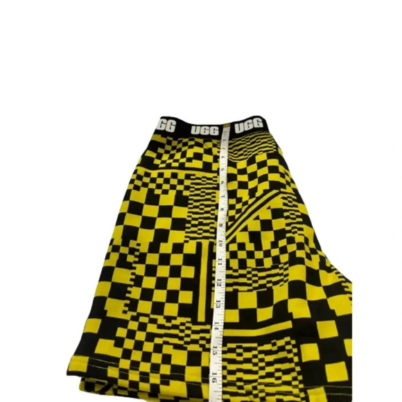 UGG Women's Chrissy Short Checks Size M - Picture 4 of 10